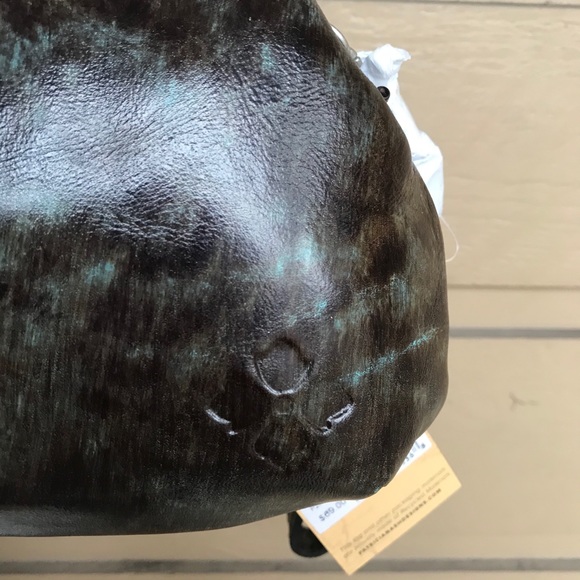 Patricia Nash Tooled Turquoise Wristlet - Picture 9 of 9